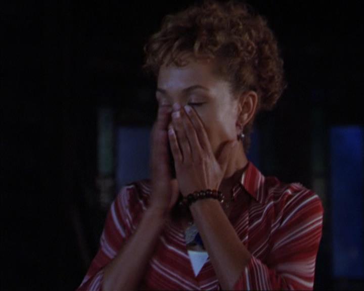Charmed-Online-dot-320ExitStrategy1832.jpg