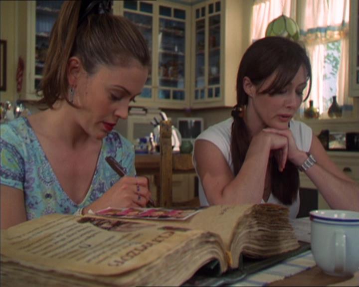 Charmed-Online-dot-320LookWhosBarking0334.jpg Charmed-Online-dot-320LookWhosBarking0334.jpg