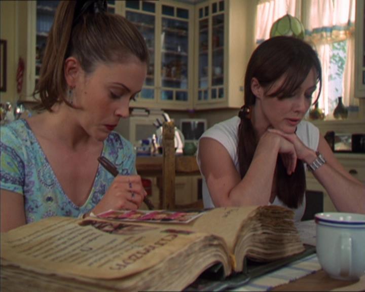 Charmed-Online-dot-320LookWhosBarking0335.jpg