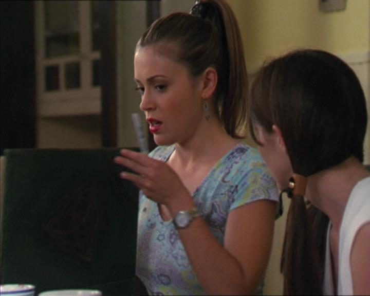 Charmed-Online-dot-320LookWhosBarking0374.jpg