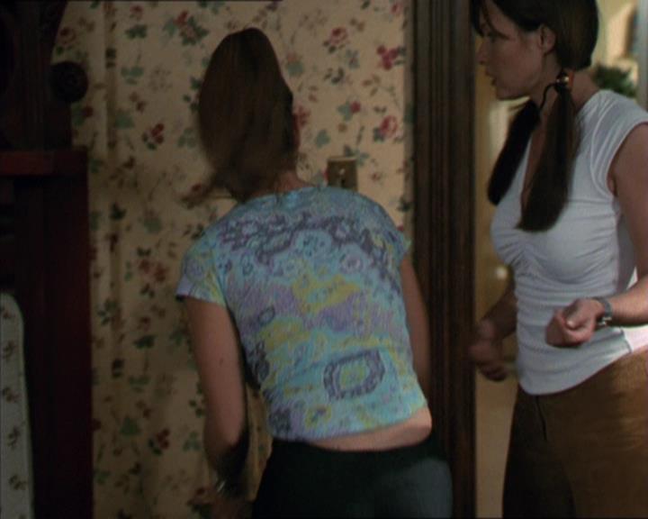 Charmed-Online-dot-320LookWhosBarking0392.jpg