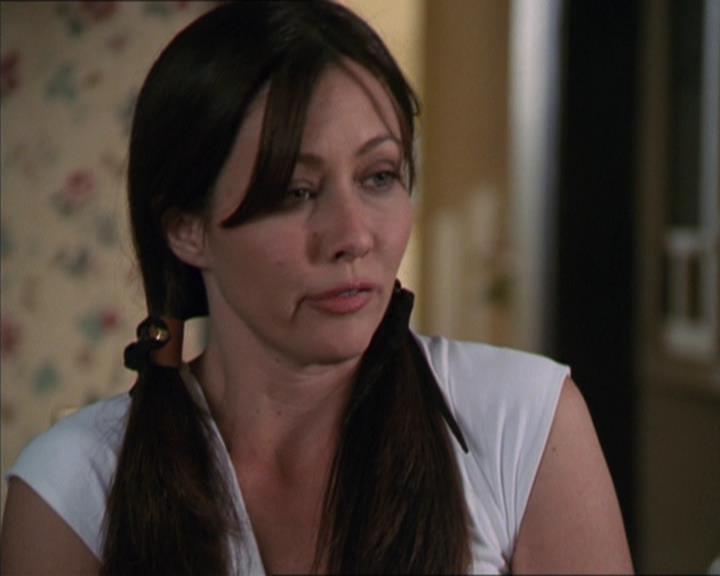 Charmed-Online-dot-320LookWhosBarking0410.jpg