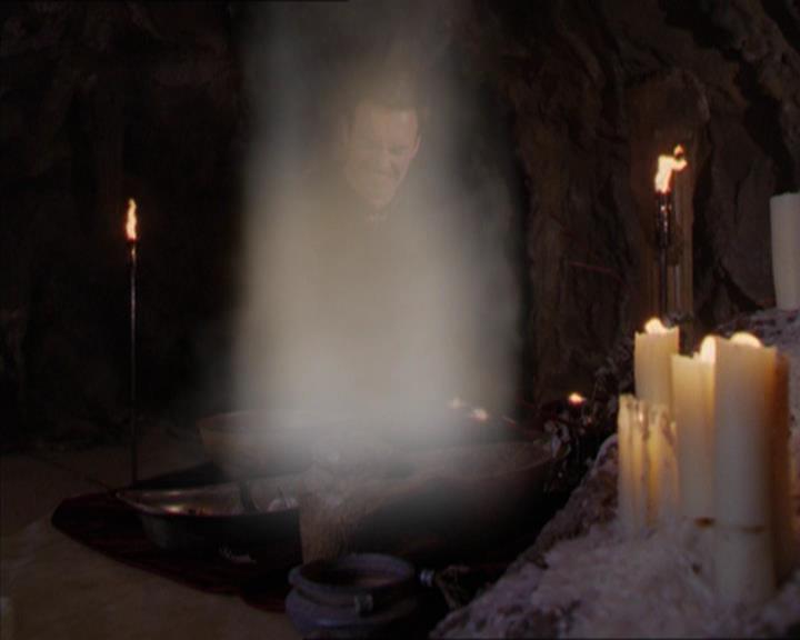 Charmed-Online-dot-320LookWhosBarking0467.jpg
