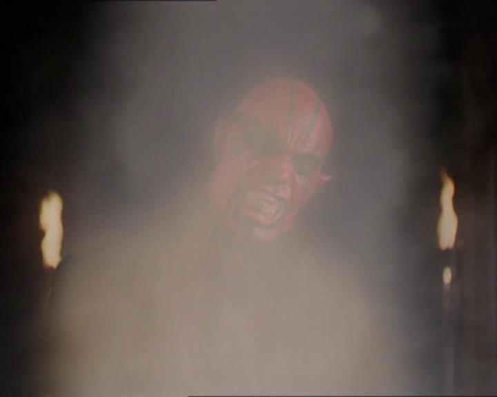 Charmed-Online-dot-320LookWhosBarking0474.jpg