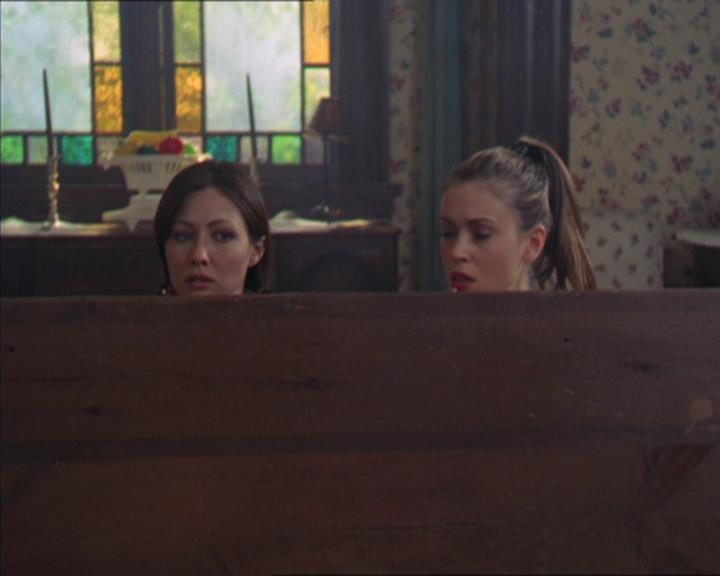 Charmed-Online-dot-320LookWhosBarking0484.jpg