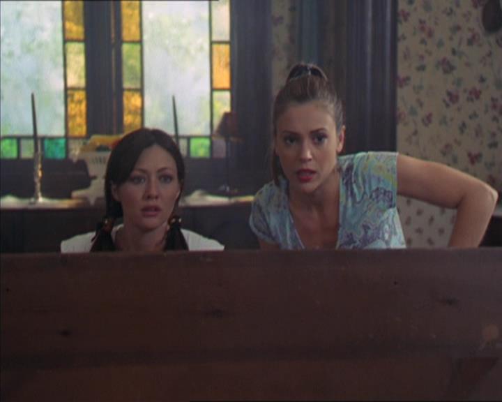 Charmed-Online-dot-320LookWhosBarking0486.jpg