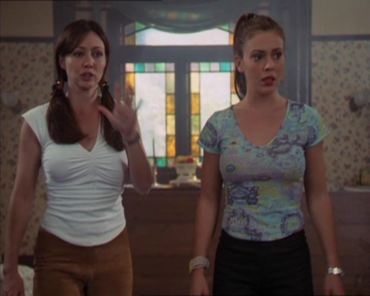 Charmed-Online-dot-320LookWhosBarking0494.jpg