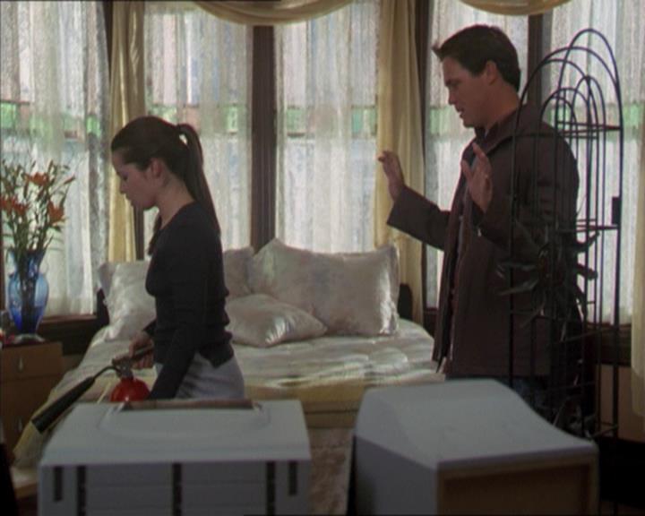 Charmed-Online-dot-320LookWhosBarking0540.jpg