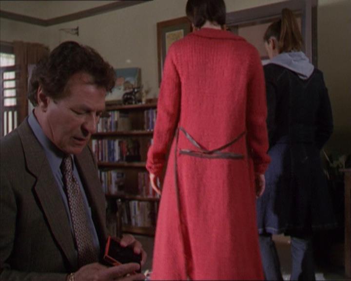 Charmed-Online-dot-320LookWhosBarking0620.jpg
