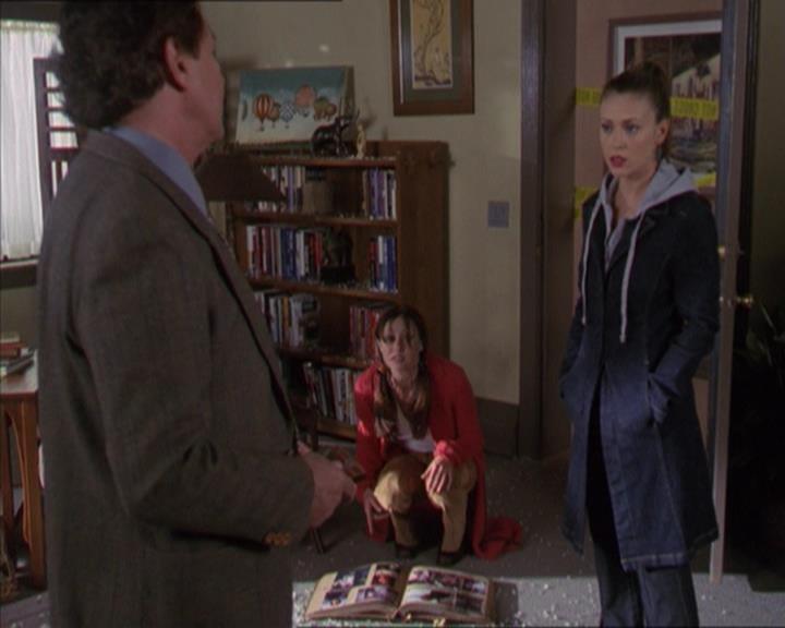 Charmed-Online-dot-320LookWhosBarking0626.jpg