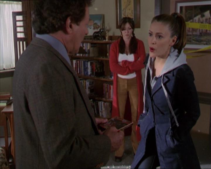 Charmed-Online-dot-320LookWhosBarking0674.jpg