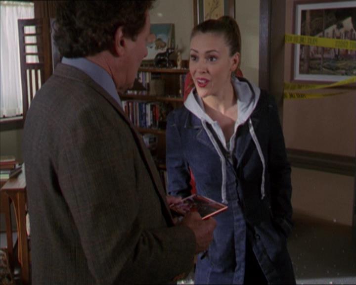 Charmed-Online-dot-320LookWhosBarking0675.jpg