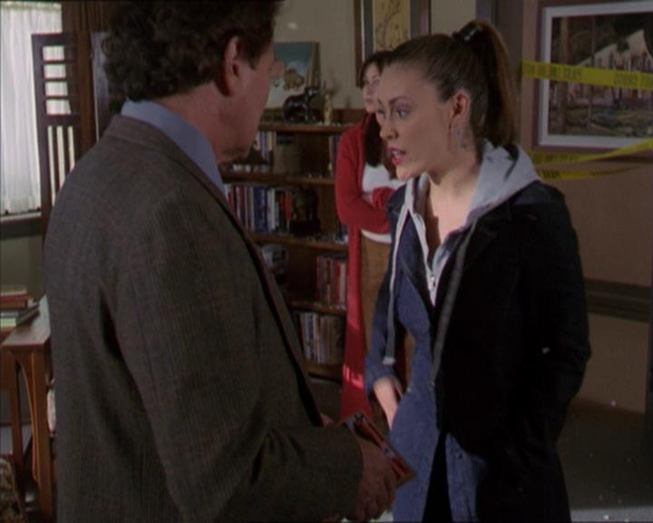 Charmed-Online-dot-320LookWhosBarking0676.jpg