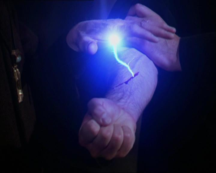 Charmed-Online-dot-320LookWhosBarking0773.jpg