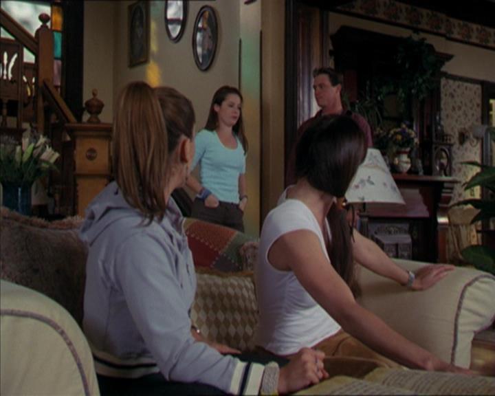 Charmed-Online-dot-320LookWhosBarking0808.jpg