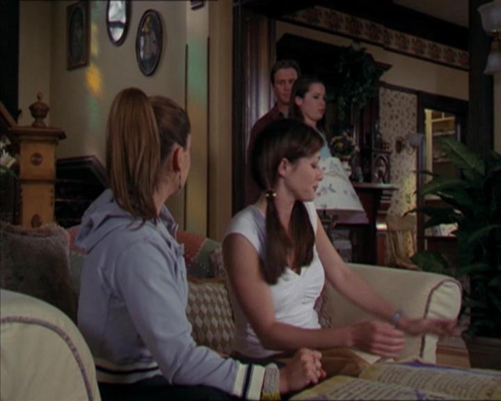 Charmed-Online-dot-320LookWhosBarking0809.jpg