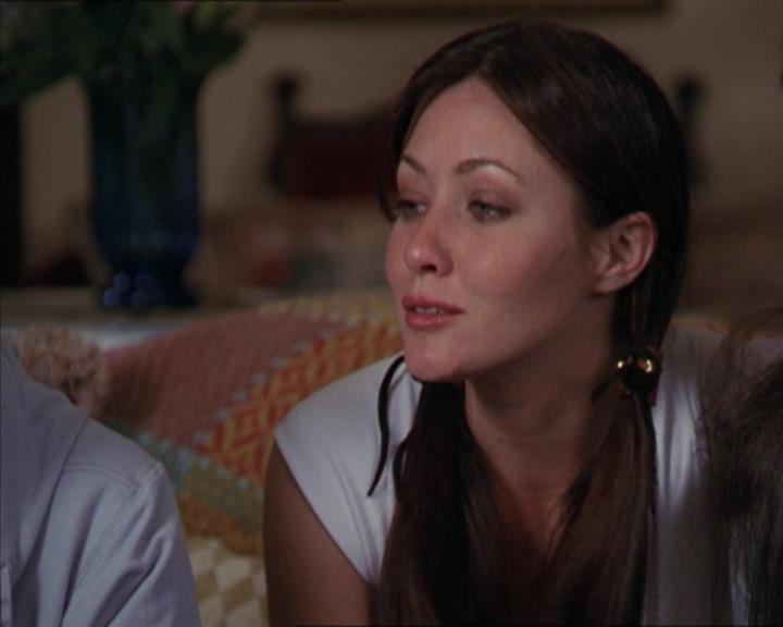 Charmed-Online-dot-320LookWhosBarking0845.jpg