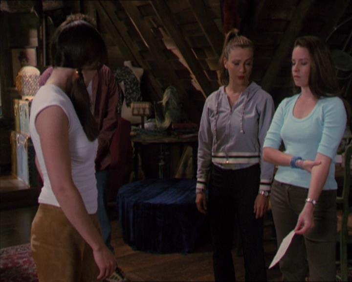 Charmed-Online-dot-320LookWhosBarking0869.jpg