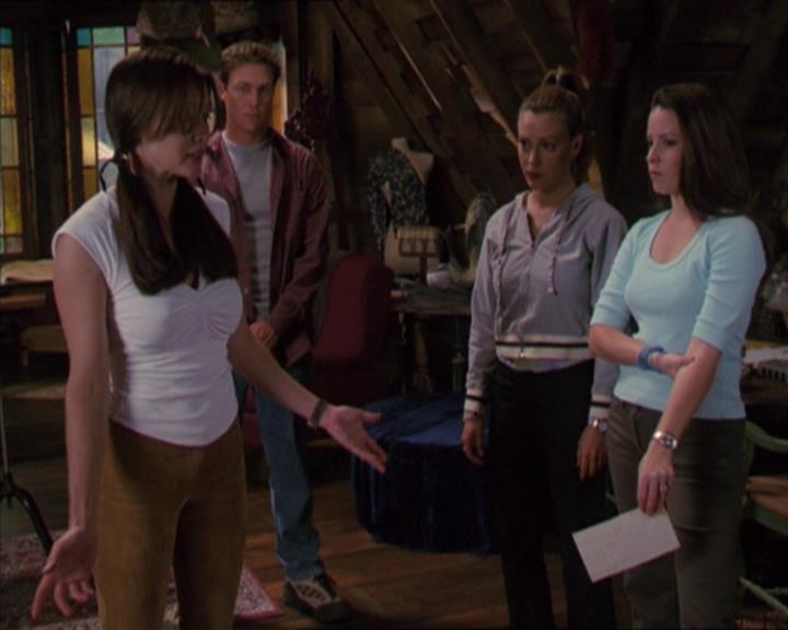 Charmed-Online-dot-320LookWhosBarking0871.jpg Charmed-Online-dot-320LookWhosBarking0871.jpg