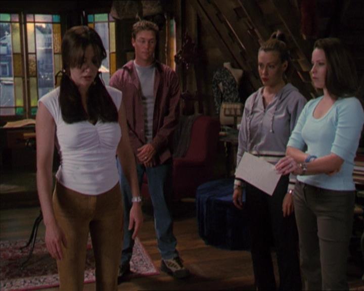 Charmed-Online-dot-320LookWhosBarking0872.jpg