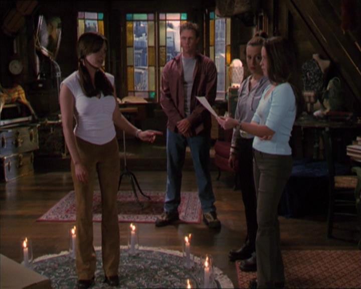 Charmed-Online-dot-320LookWhosBarking0877.jpg