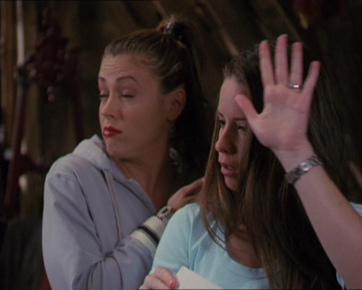 Charmed-Online-dot-320LookWhosBarking0894.jpg