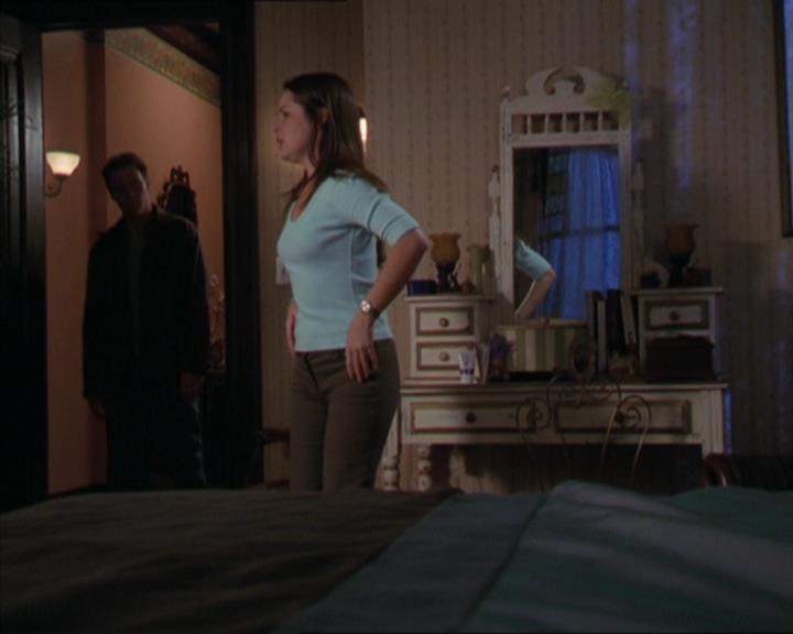 Charmed-Online-dot-320LookWhosBarking0927.jpg