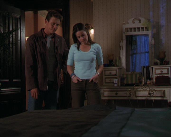 Charmed-Online-dot-320LookWhosBarking0957.jpg