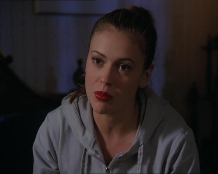 Charmed-Online-dot-320LookWhosBarking0996.jpg Charmed-Online-dot-320LookWhosBarking0996.jpg