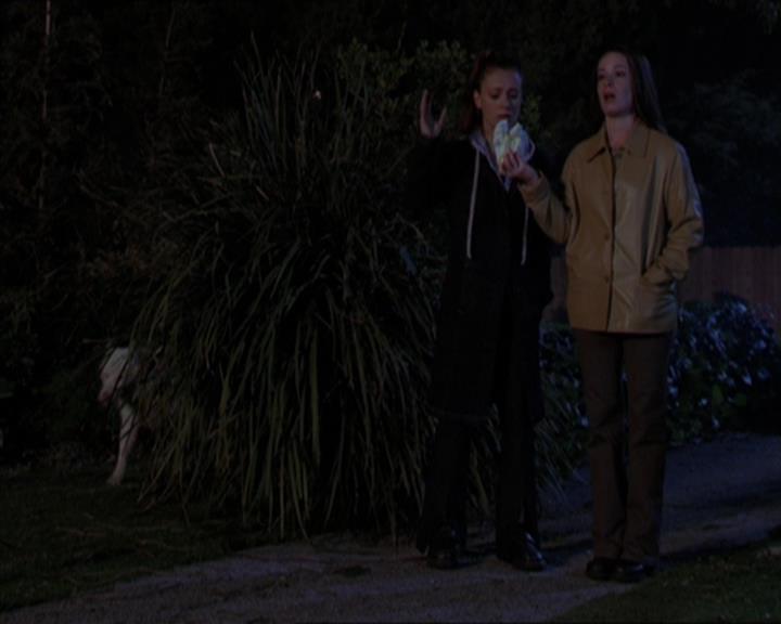 Charmed-Online-dot-320LookWhosBarking1100.jpg