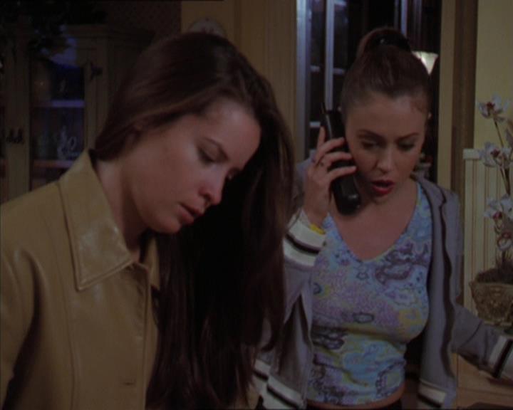 Charmed-Online-dot-320LookWhosBarking1239.jpg