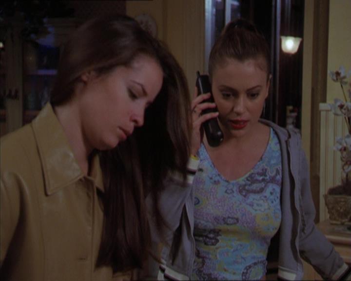 Charmed-Online-dot-320LookWhosBarking1240.jpg