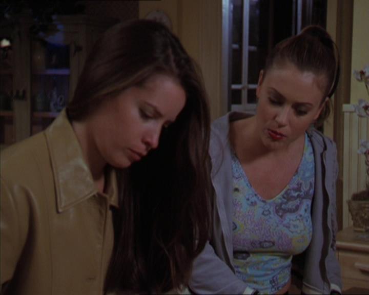 Charmed-Online-dot-320LookWhosBarking1250.jpg