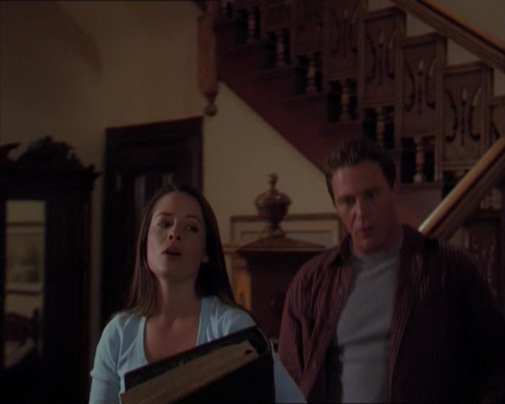 Charmed-Online-dot-320LookWhosBarking1704.jpg Charmed-Online-dot-320LookWhosBarking1704.jpg