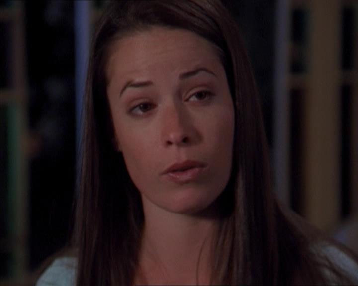 Charmed-Online-dot-320LookWhosBarking1745.jpg Charmed-Online-dot-320LookWhosBarking1745.jpg