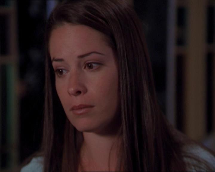 Charmed-Online-dot-320LookWhosBarking1755.jpg Charmed-Online-dot-320LookWhosBarking1755.jpg