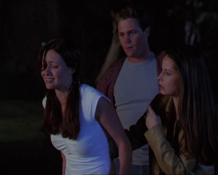 Charmed-Online-dot-320LookWhosBarking2044.jpg