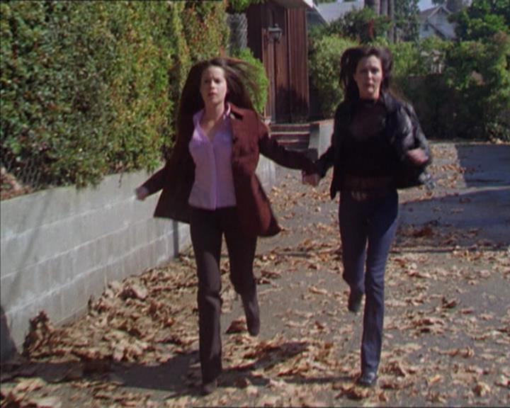 Charmed-Online-dot-322AllHellBreaksLoose0218.jpg