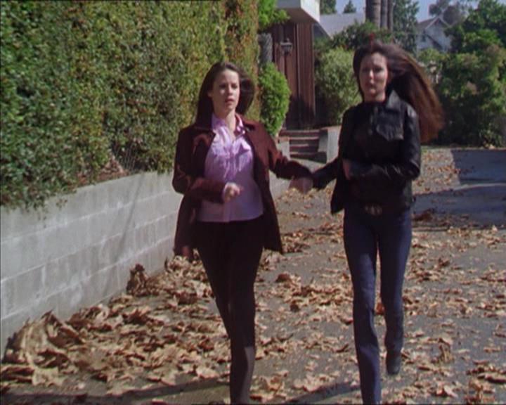 Charmed-Online-dot-322AllHellBreaksLoose0219.jpg