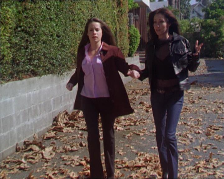 Charmed-Online-dot-322AllHellBreaksLoose0220.jpg