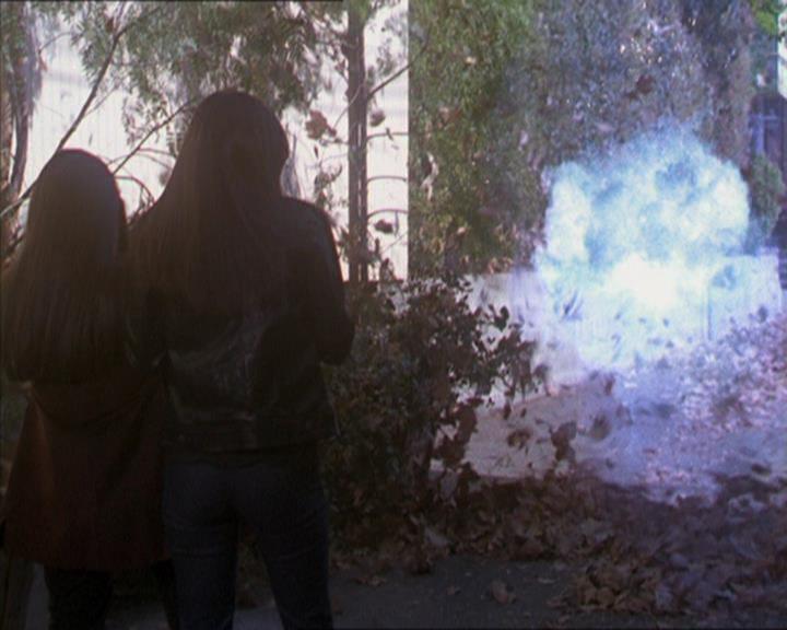 Charmed-Online-dot-322AllHellBreaksLoose0238.jpg