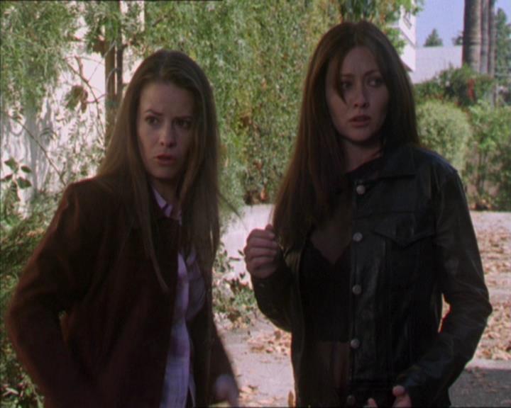 Charmed-Online-dot-322AllHellBreaksLoose0248.jpg