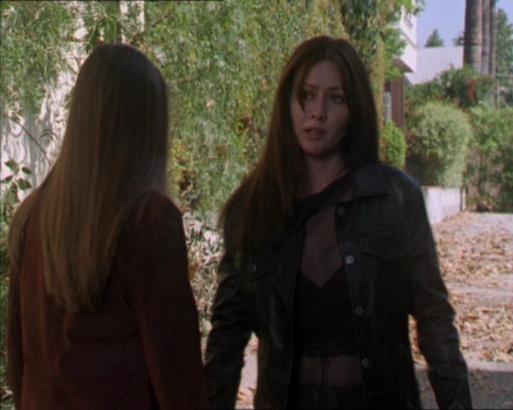 Charmed-Online-dot-322AllHellBreaksLoose0250.jpg