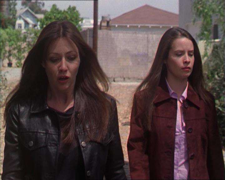 Charmed-Online-dot-322AllHellBreaksLoose0662.jpg Charmed-Online-dot-322AllHellBreaksLoose0662.jpg