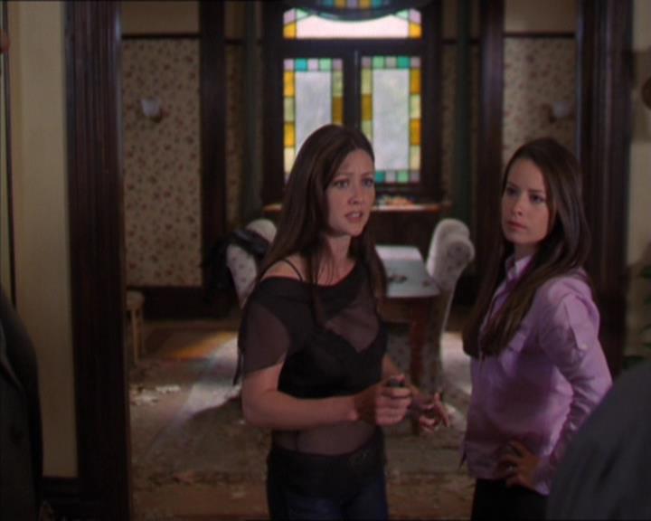 Charmed-Online-dot-322AllHellBreaksLoose0938.jpg