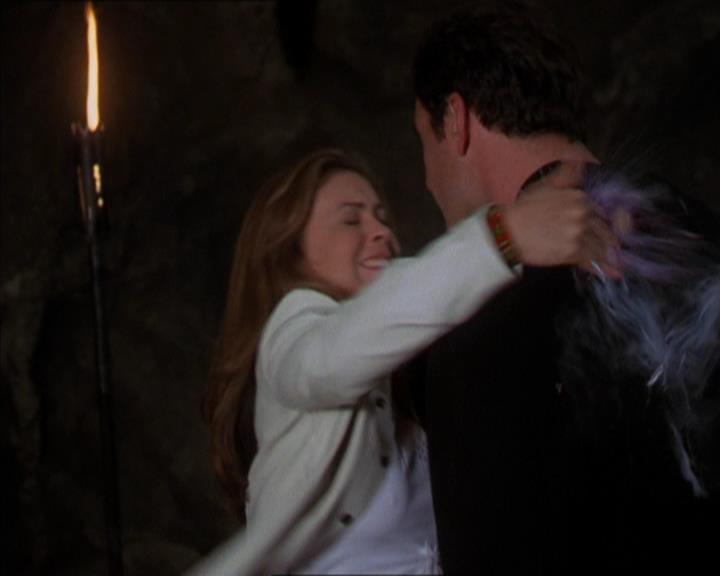 Charmed-Online-dot-322AllHellBreaksLoose1009.jpg