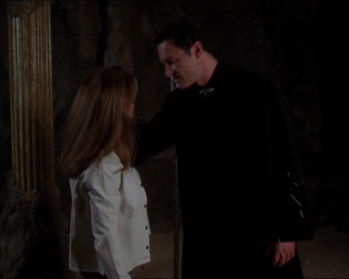 Charmed-Online-dot-322AllHellBreaksLoose1023.jpg
