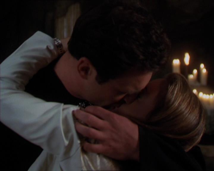 Charmed-Online-dot-322AllHellBreaksLoose1032.jpg
