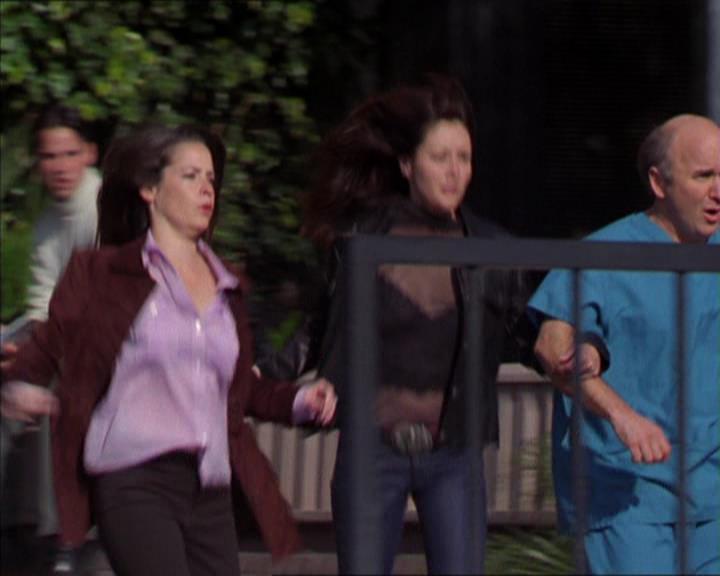 Charmed-Online-dot-322AllHellBreaksLoose1086.jpg