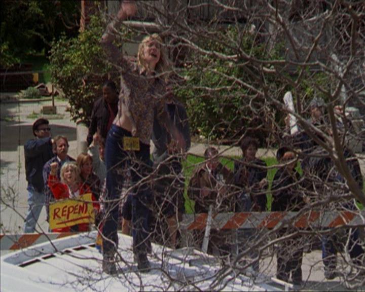 Charmed-Online-dot-322AllHellBreaksLoose1149.jpg